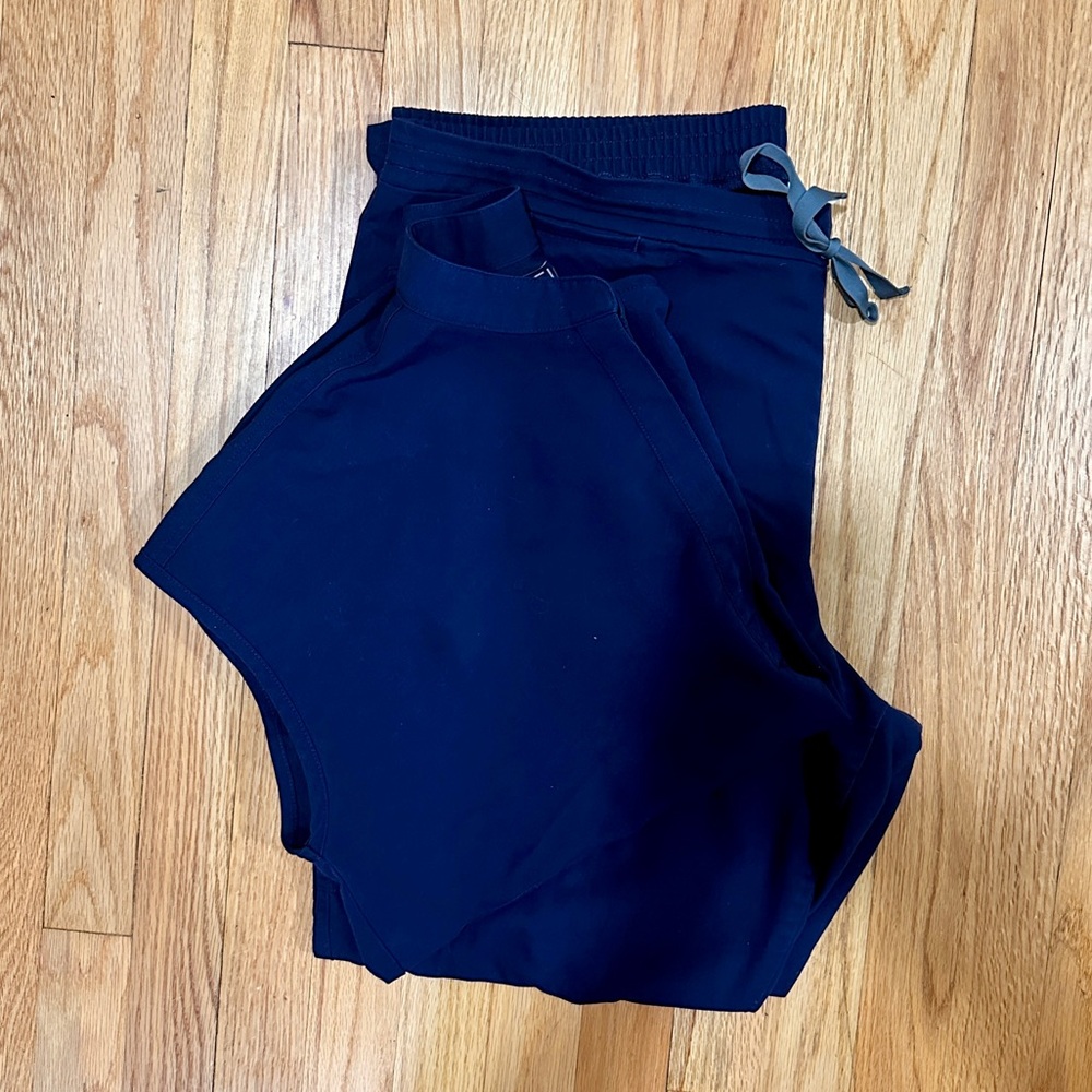 Navy Figs Scrub Set